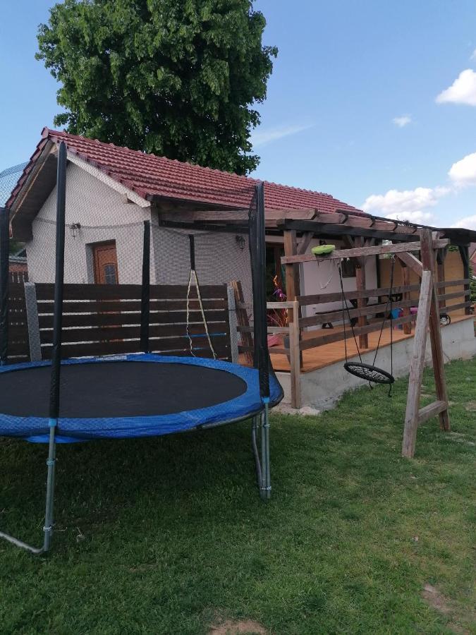 Вилла Chaloupka U Montyho Vavrinec  Экстерьер фото